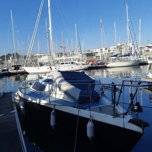 Voilier 9.9m - Limbo 9.9 - Quille Relevable - Sans Mât - à vendre à Lanvéoc