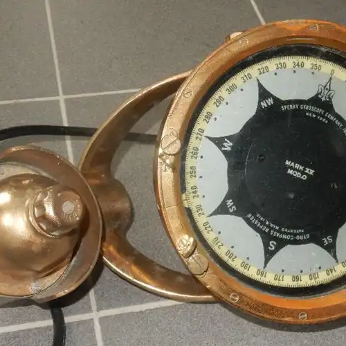 Pièces de Divers voiliers de croisière à vendre à Ghyvelde, Hauts-de-France, France TRES ANCIEN COMPAS ETAT IMPECCABLE