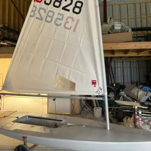 Laser standard à vendre à La Rochelle