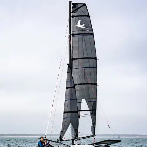 Mât de catamaran