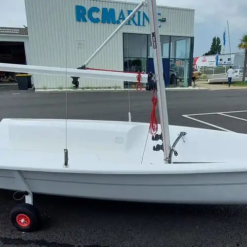 BENETEAU FIRST 14 NEUF à vendre à Sainte-Maxime