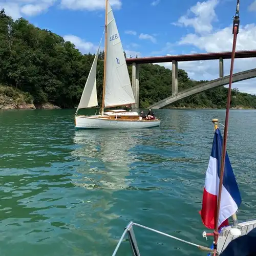 Belouga en acajou à vendre à Plouër-sur-Rance